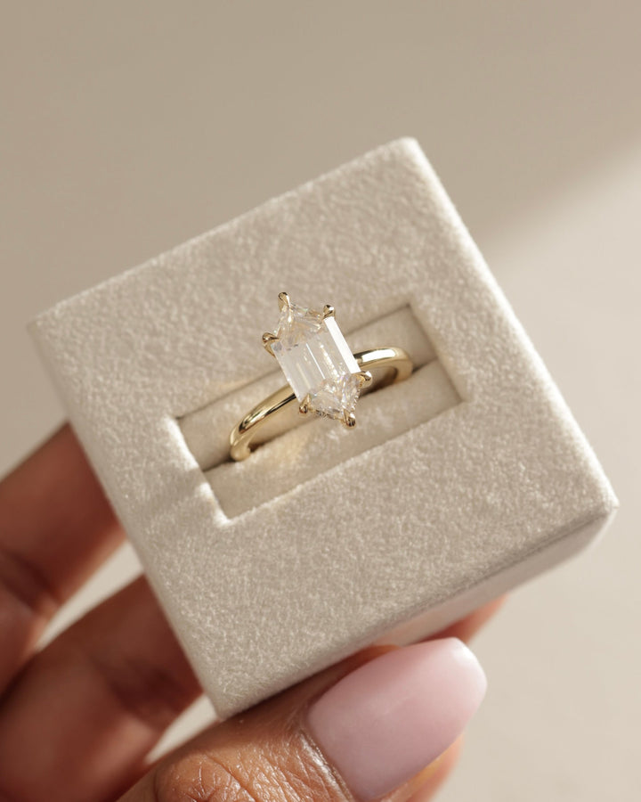 clean hidden halo setting, contemporary hidden halo setting, architectural hidden halo setting, angular hidden halo setting, structured hidden halo setting, balanced hidden halo setting, symmetrical hidden halo setting,
