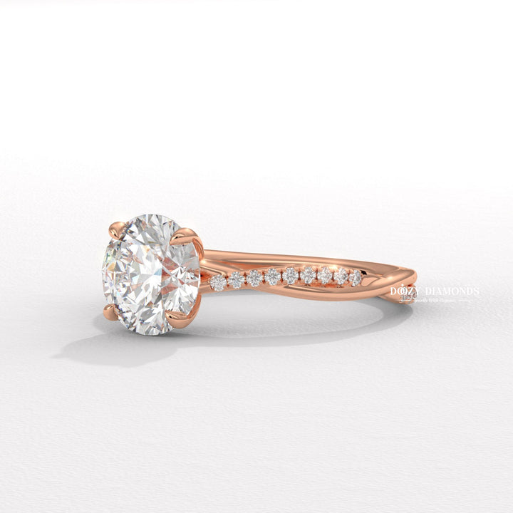 Round cut solitaire engagement ring with IGI certified center diamond