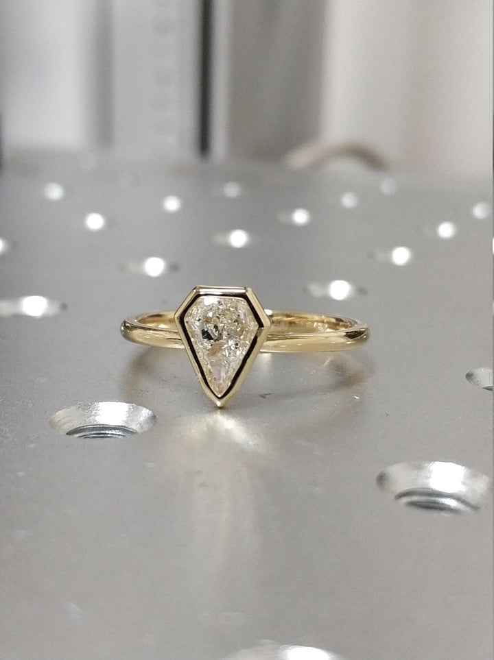 Buy 1.0CT kite bezel lab grown diamond engagement ring online