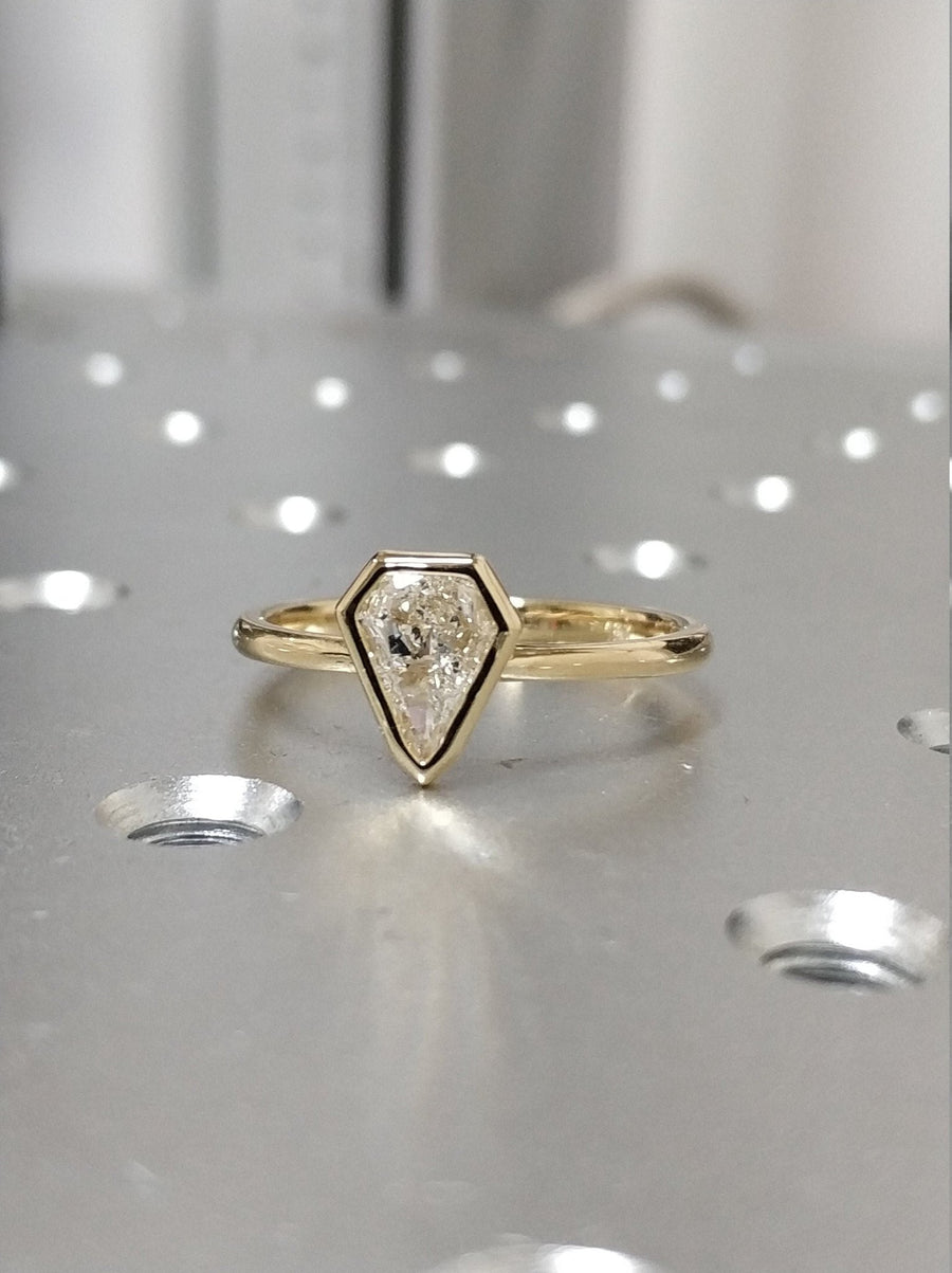 Buy 1.0CT kite bezel lab grown diamond engagement ring online