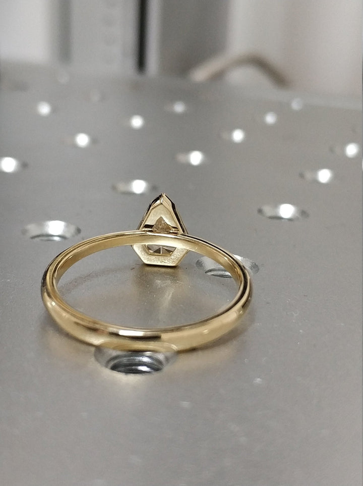 Kite bezel lab grown diamond ring in jewelry gift box