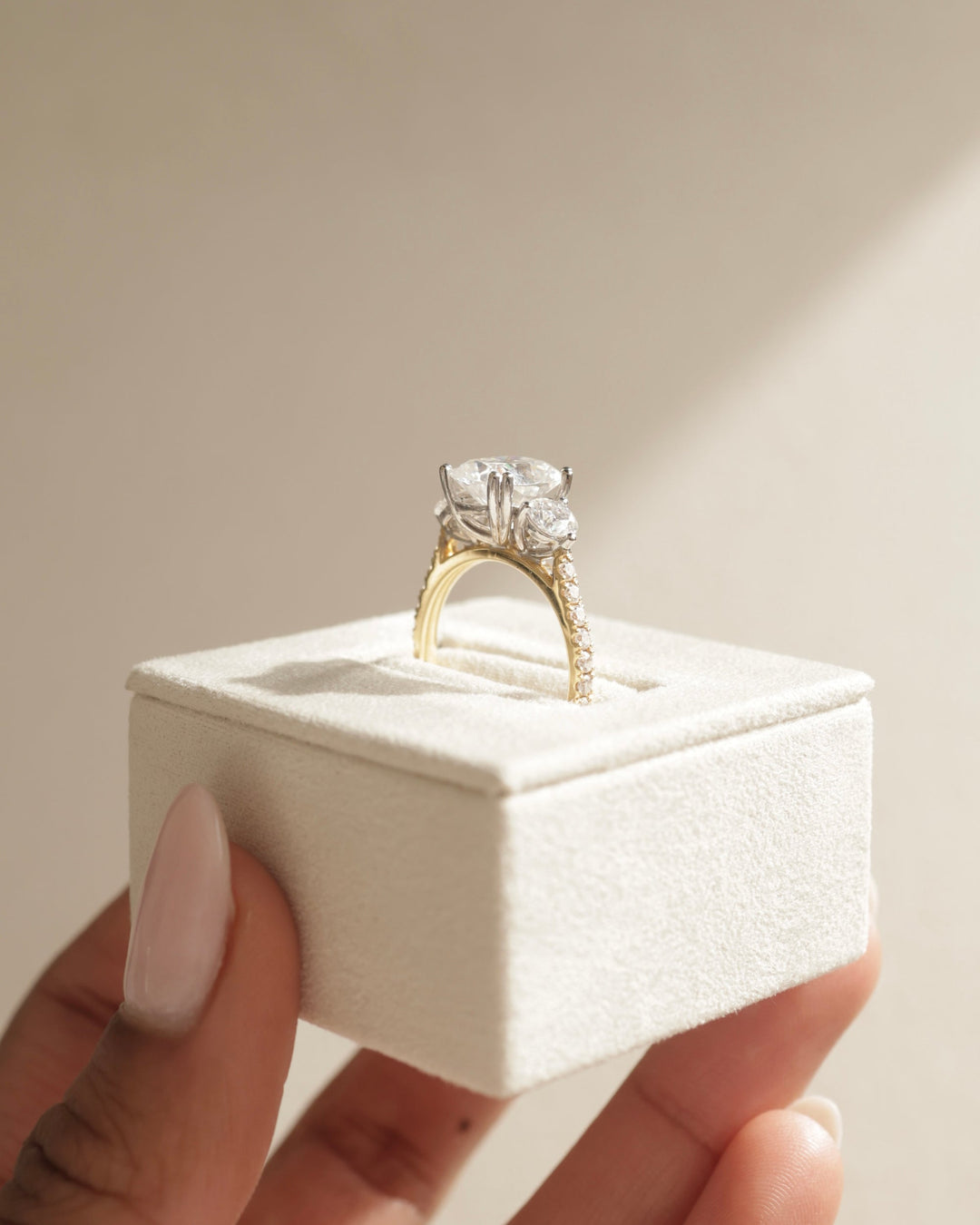 continuous sparkle setting, radiant band setting, glitter band setting, open gallery three stone setting, closed gallery three stone setting, double prong three stone setting, single prong three stone setting,