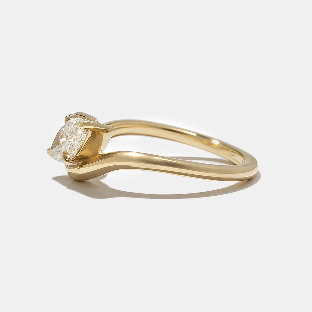 Oval solitaire engagement ring with IGI certificate and packaging