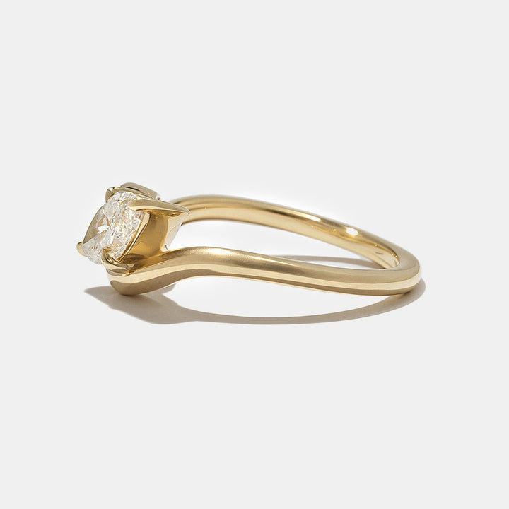 Oval solitaire engagement ring with IGI certificate and packaging