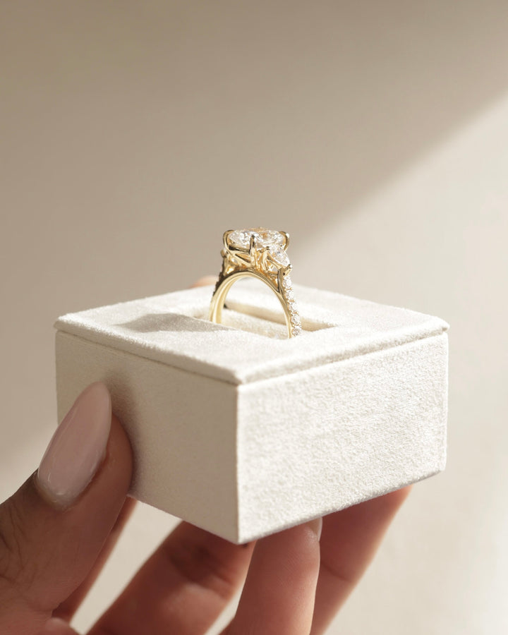 luxury three stone setting, minimalist three stone setting, structured three stone setting, symmetrical three stone setting, balanced three stone setting, graduated three stone setting, linear three stone setting, multi stone pa