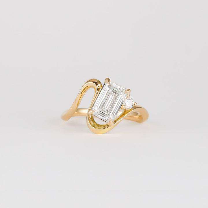 emerald cut lab grown diamond ring, unique emerald engagement ring, luxury emerald diamond ring, emerald proposal ring, engagement ring for her, bridal jewelry, wedding jewelry