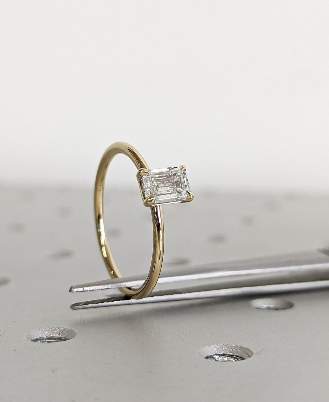 Buy 1.0CT emerald solitaire lab grown diamond engagement ring online
