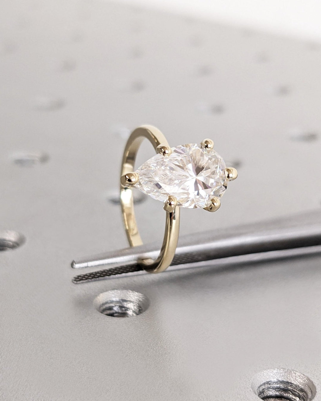 Shop pear cut solitaire lab grown diamond engagement ring online