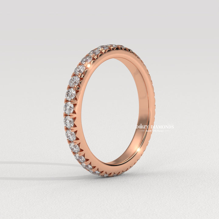Sustainable round diamond wedding ring