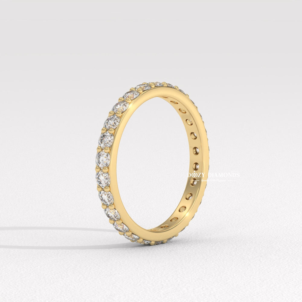 Close-up of 0.30CT round lab grown diamonds
