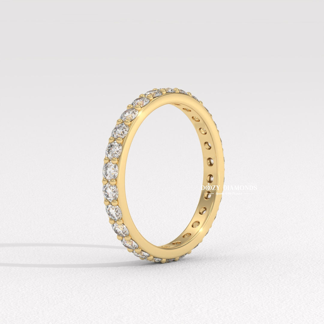 Close-up of 0.30CT round lab grown diamonds
