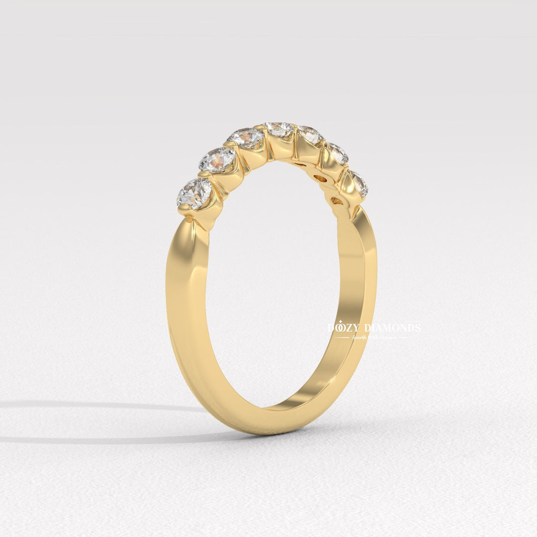 Close-up of 0.20CT round lab grown diamonds