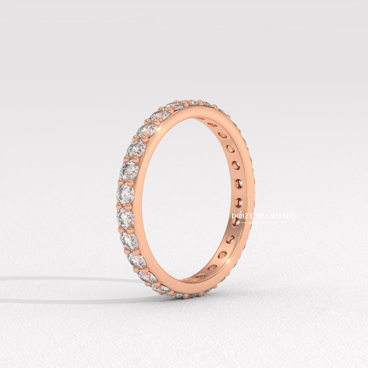 Sustainable round diamond wedding ring