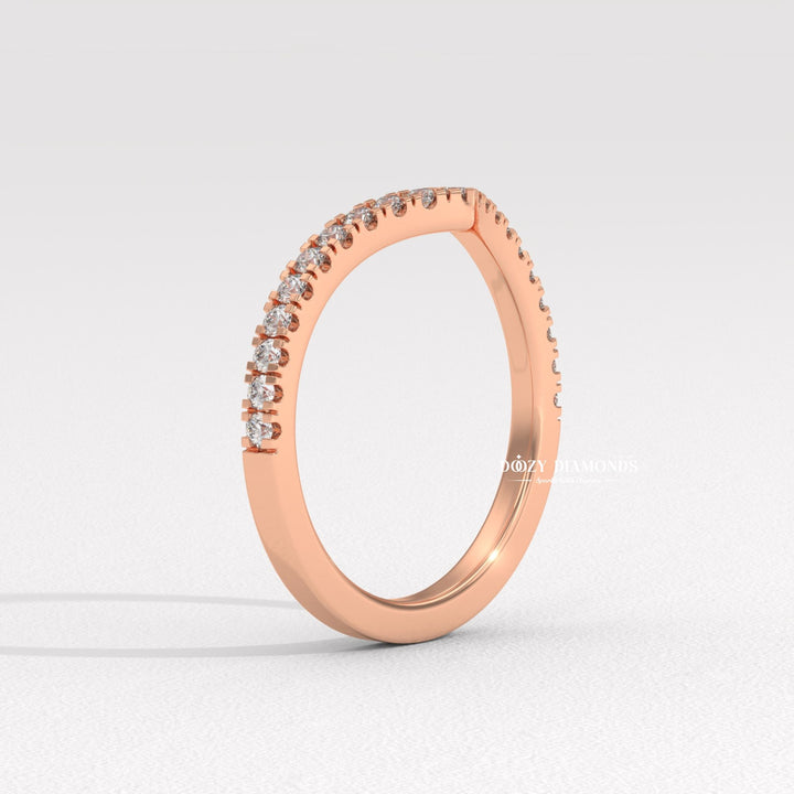 Sustainable round diamond wedding ring