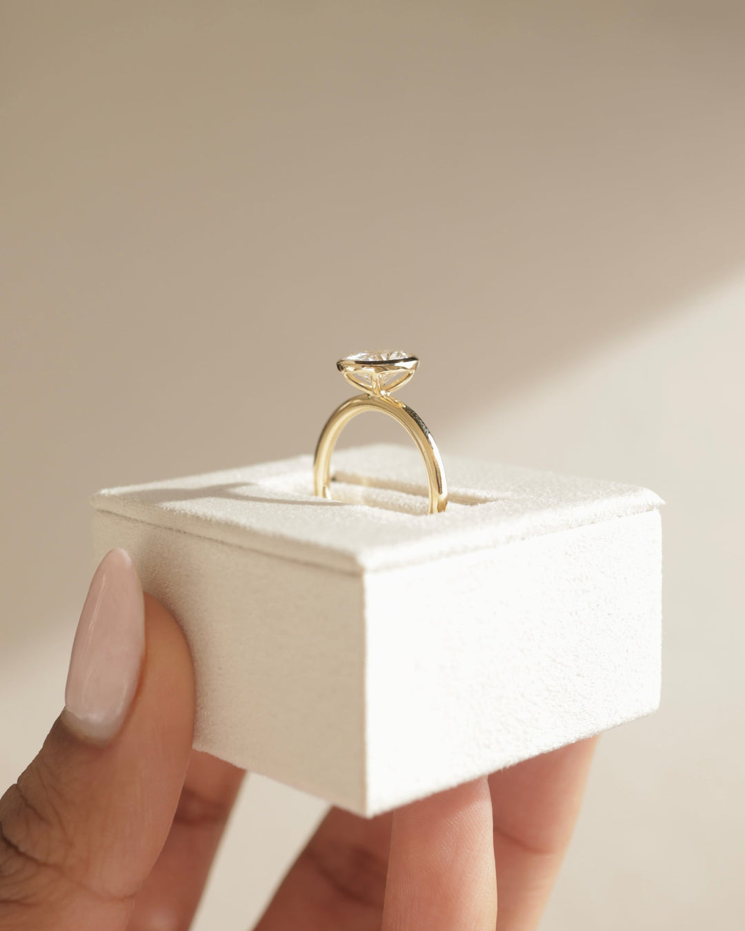 platinum bezel solitaire setting, white gold bezel solitaire setting, yellow gold bezel solitaire setting, rose gold bezel solitaire setting, contemporary gold bezel, minimal metal setting,