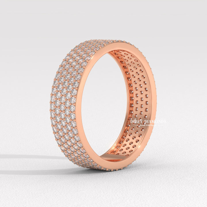Sustainable round diamond wedding ring