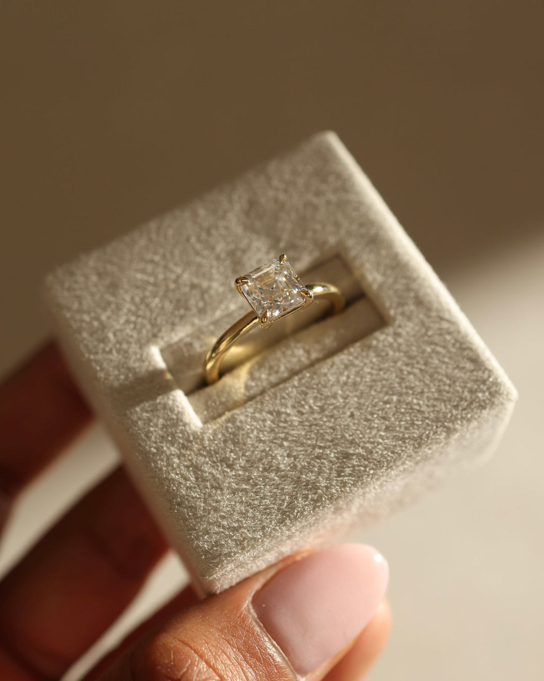 floating solitaire setting, tension inspired solitaire setting, bezel inspired solitaire setting, semi bezel solitaire setting, open gallery solitaire setting, closed gallery solitaire setting, polished prong setting, tapered prong setting, rounded prong setting, thin prong setting, thick prong setting, minimal prong setting, modern prong setting, vintage solitaire setting, geometric solitaire setting,