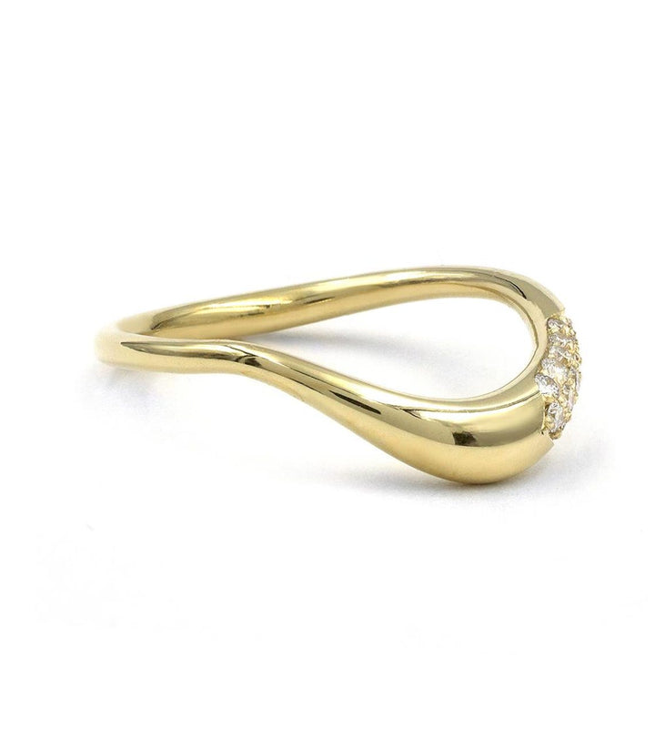 Round diamond wedding band in white gold