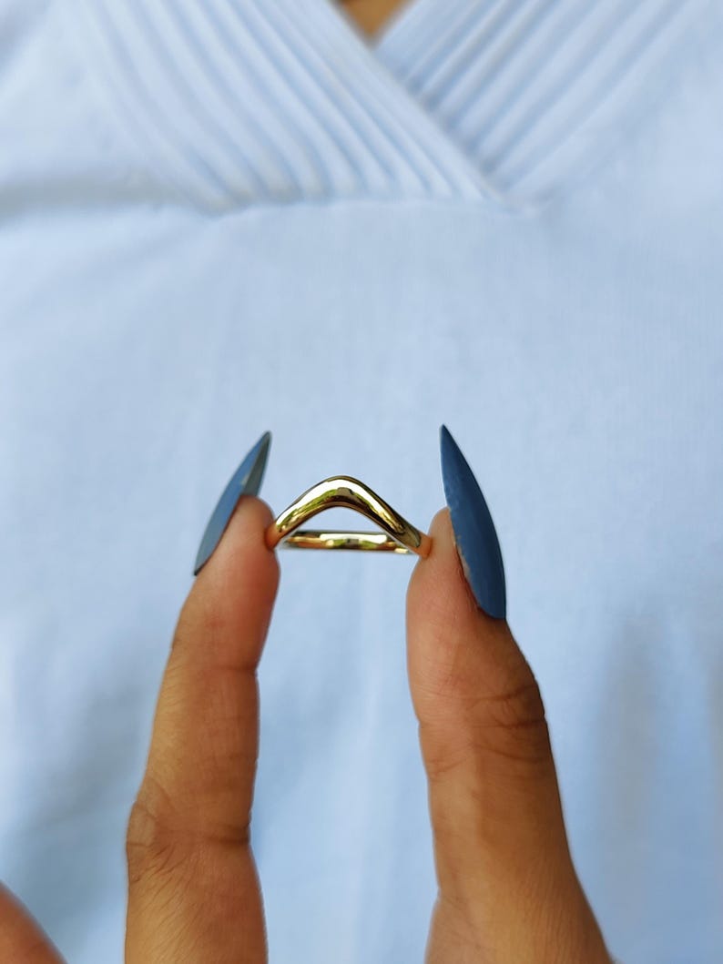 14k|18K Solid Yellow Gold Unique Wavy Curved Wedding Band - Doozy Diamonds