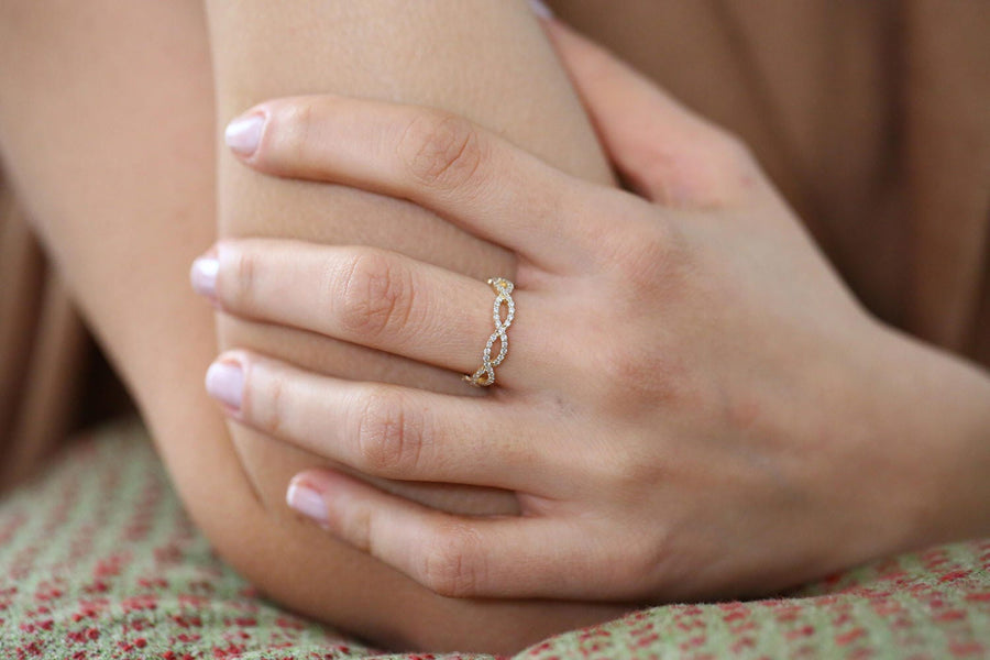 Black Round Cut Infinity Twist Diamond Band for Women - Doozy Diamonds