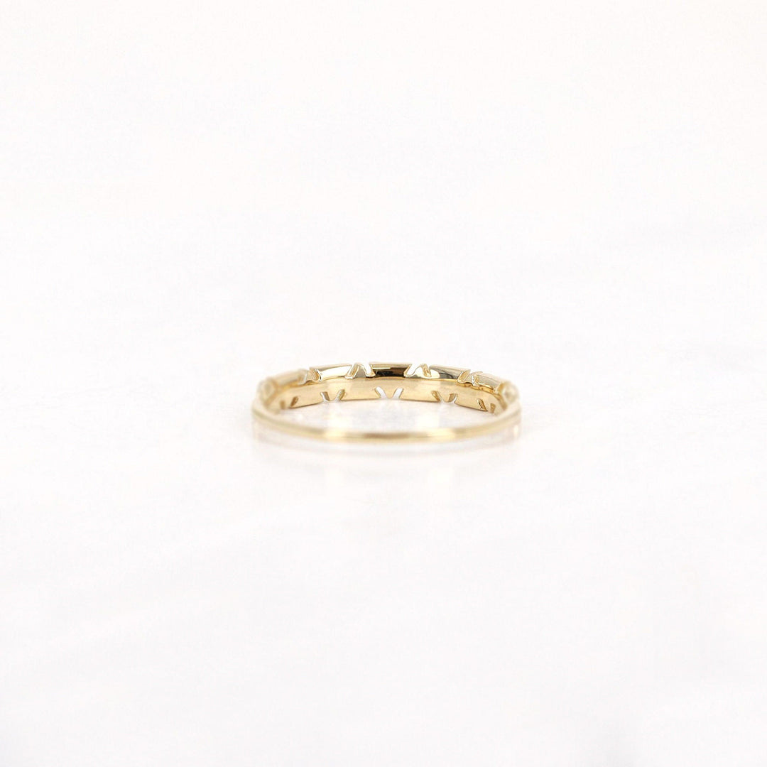 0.18CT Round Alternating Triangle lab grown diamonds Wedding Band In Solid Gold - Doozy Diamonds