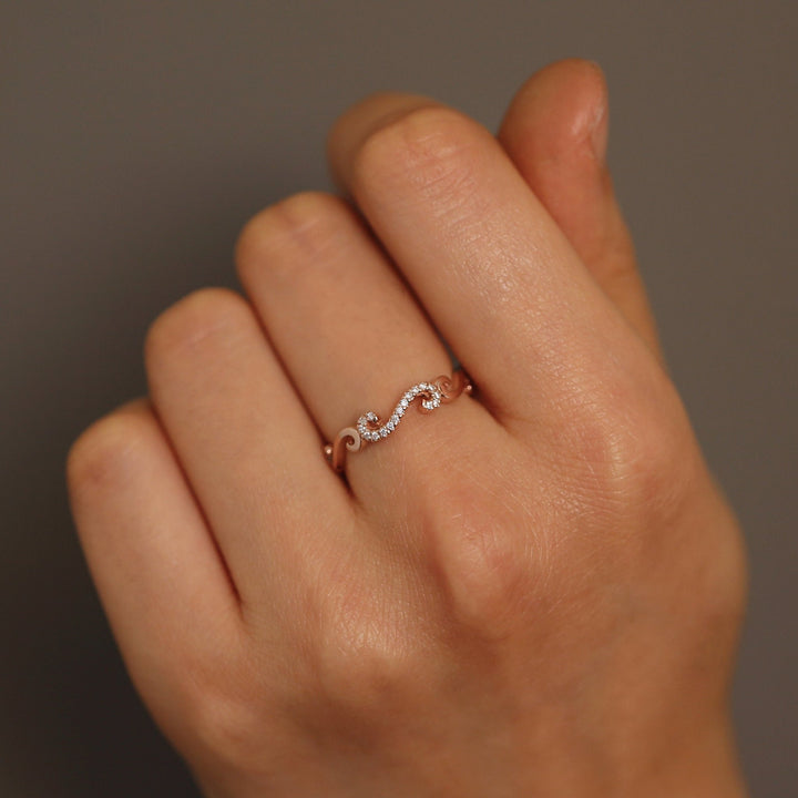 0.1CT Round S Shaped lab grown diamonds Wedding Band In 18K Solid Gold - Doozy Diamonds