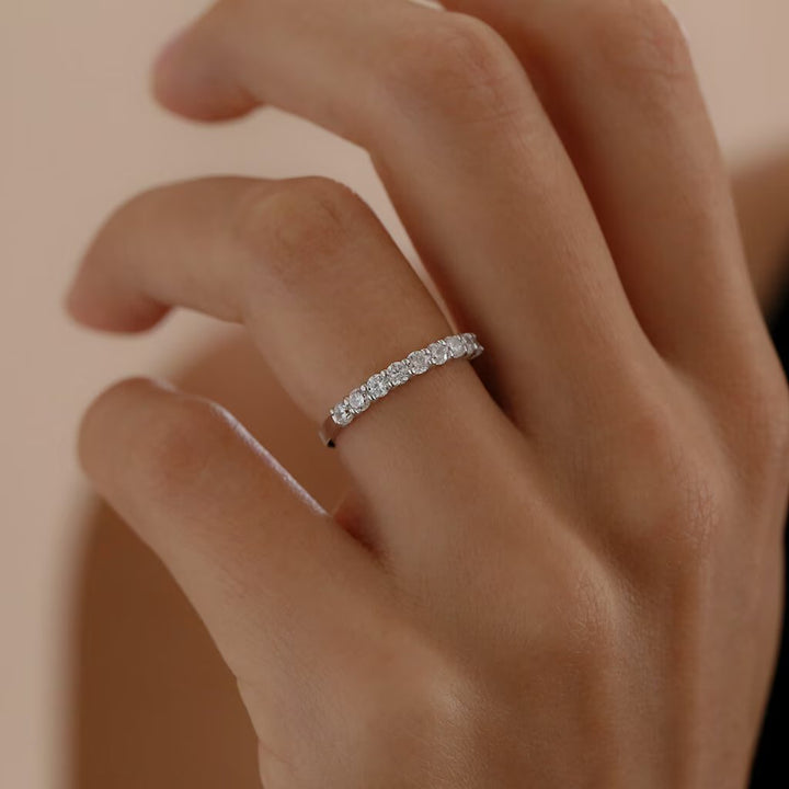 Round Cut Shared Prongs Diamond lab grown diamond Wedding Band - Doozy Diamonds
