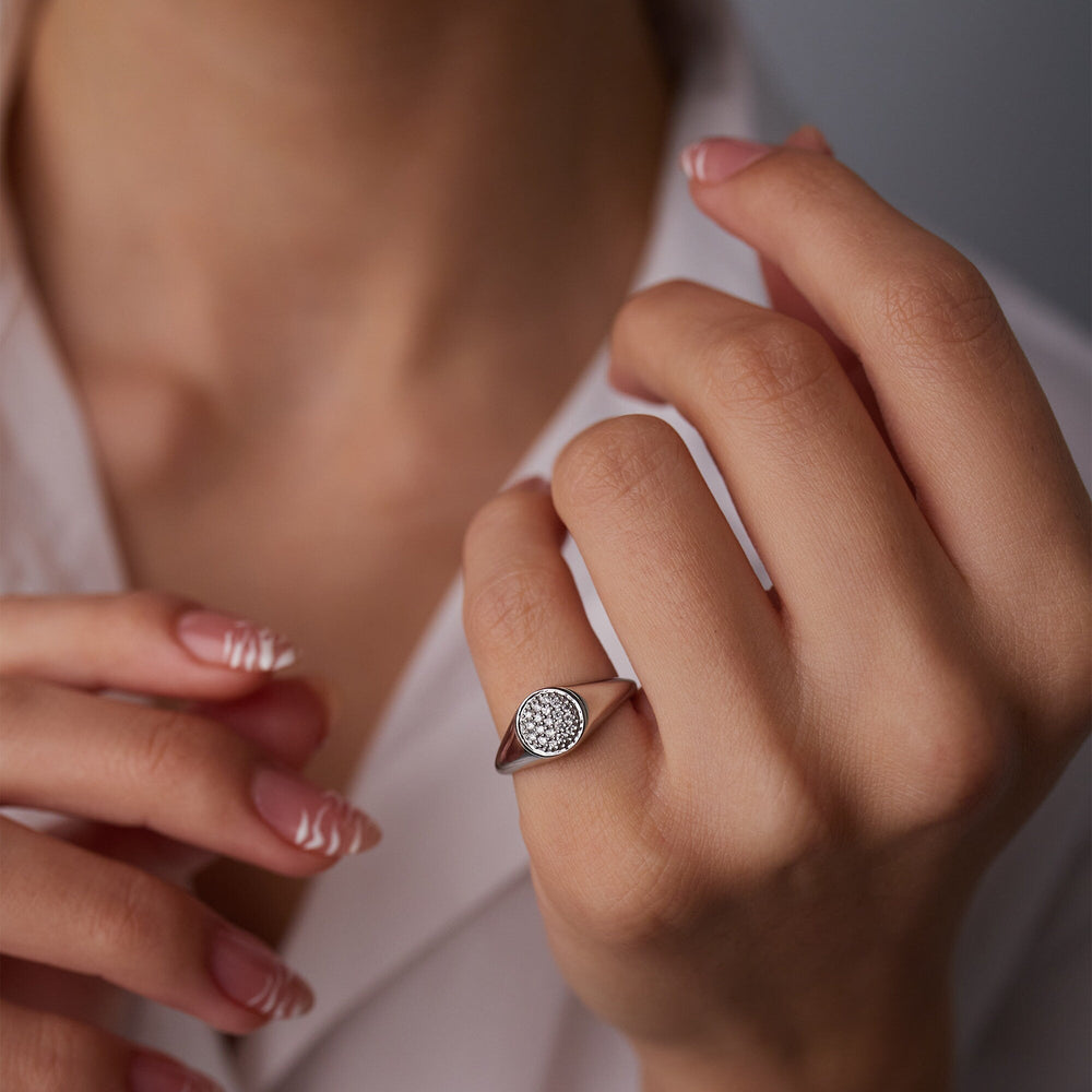 Round Cut lab grown diamonds Signet Ring for Women - Doozy Diamonds