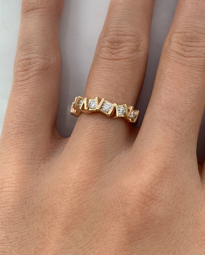 Round Cut Unique Diamond Wedding Band for Her - Doozy Diamonds