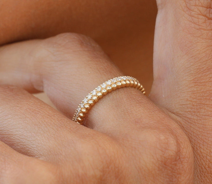Round Cut Diamond Beaded design Wedding Band for Her - Doozy Diamonds