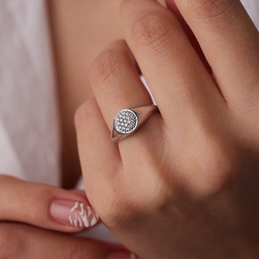 Round Cut lab grown diamonds Signet Ring for Women - Doozy Diamonds