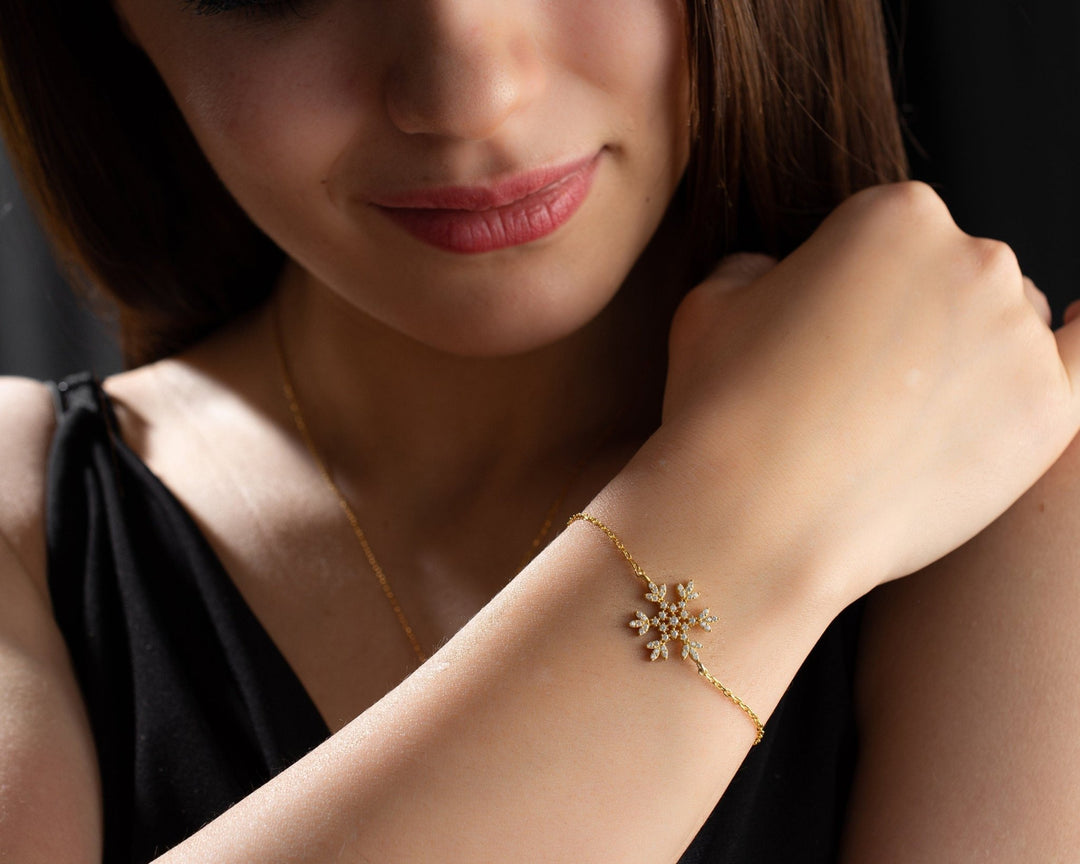 Round Cut Diamond Shining snowflake Bracelet for Christmas Gift - Doozy Diamonds