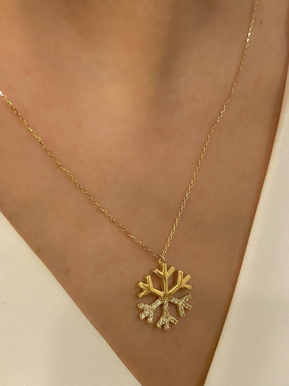 14K Solid Gold Snow Flake with Diamonds Necklace - Doozy Diamonds