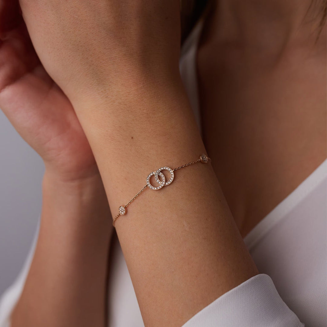 Intertwined Double Circle Diamond Bracelet for Mother Gift - Doozy Diamonds