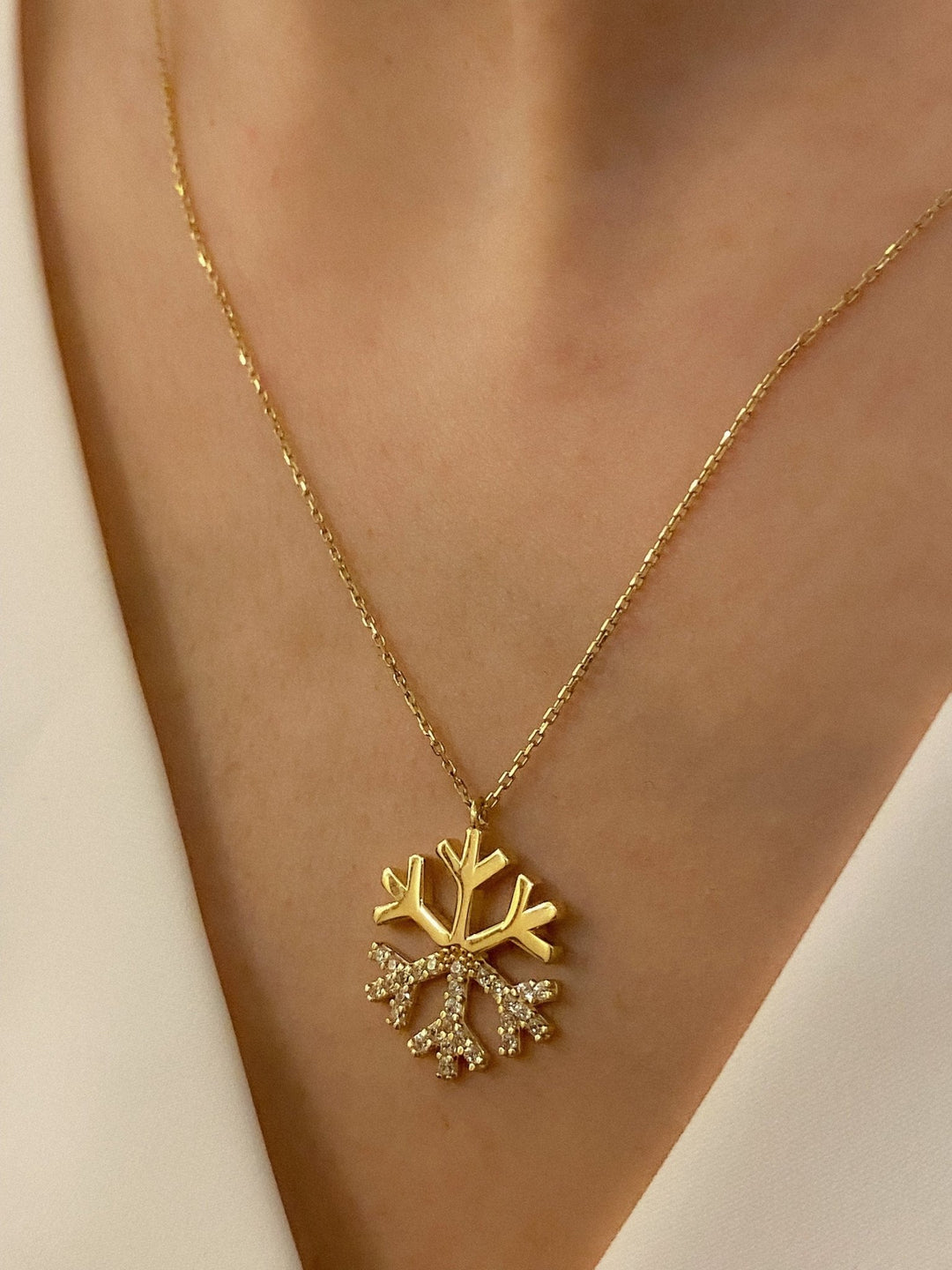 14K Solid Gold Snow Flake with Diamonds Necklace - Doozy Diamonds