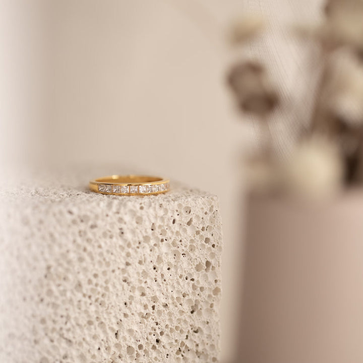 Princess Cut Diamond Bar lab grown diamond Wedding Band in Solid Gold - Doozy Diamonds