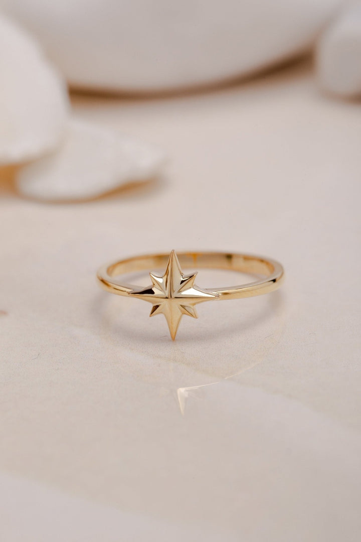 18K Yellow Gold Starburst Wedding Ring Gift for Women - Doozy Diamonds