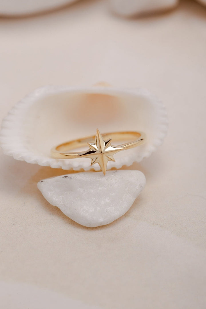 18K Yellow Gold Starburst Wedding Ring Gift for Women - Doozy Diamonds