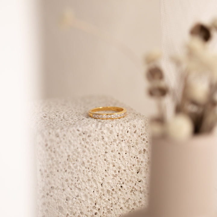 Princess Cut Diamond Bar lab grown diamond Wedding Band in Solid Gold - Doozy Diamonds