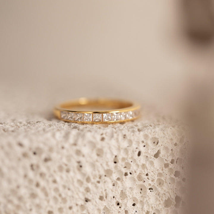 Princess Cut Diamond Bar lab grown diamond Wedding Band in Solid Gold - Doozy Diamonds