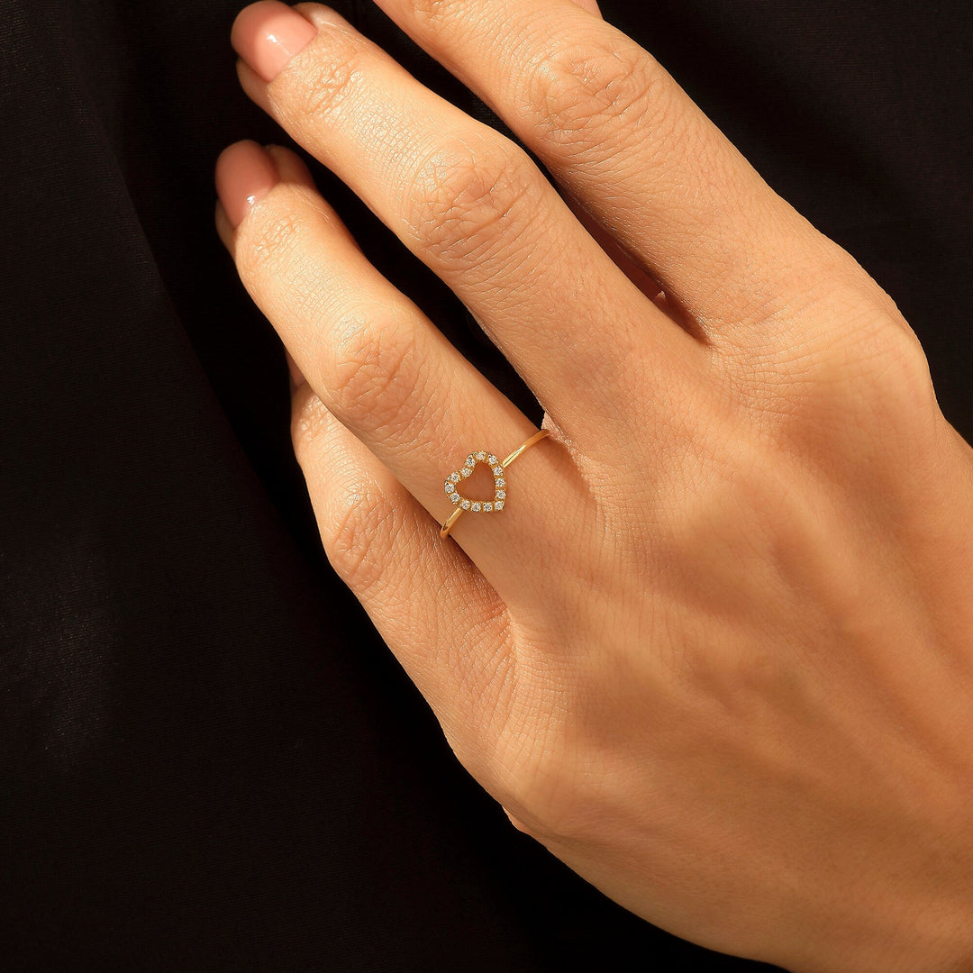 Round Cut Heart Shape lab grown diamonds Wedding Band - Doozy Diamonds
