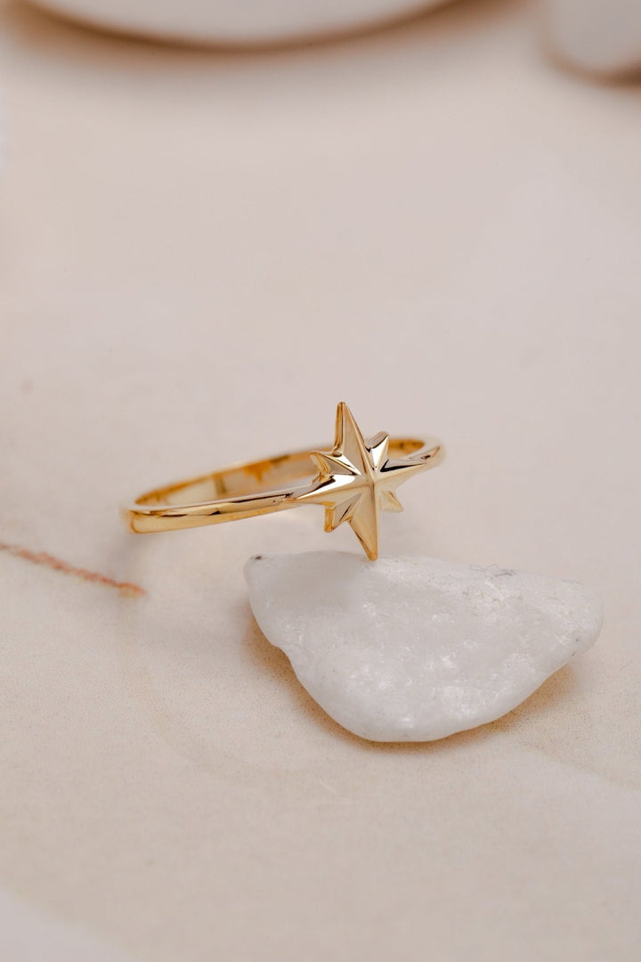 18K Yellow Gold Starburst Wedding Ring Gift for Women - Doozy Diamonds