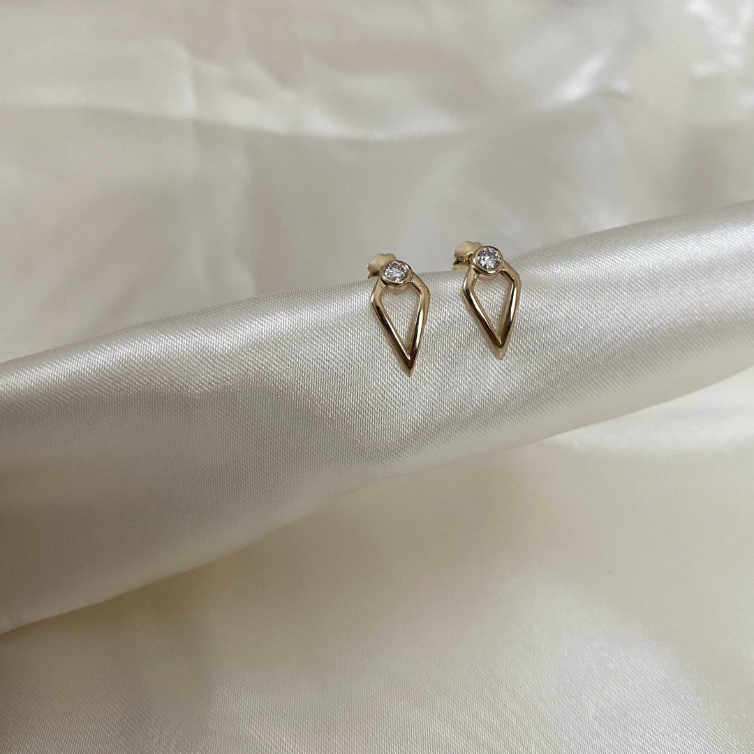 Round Cut Unique Lab-Grown Diamond Earrings in Yellow Gold