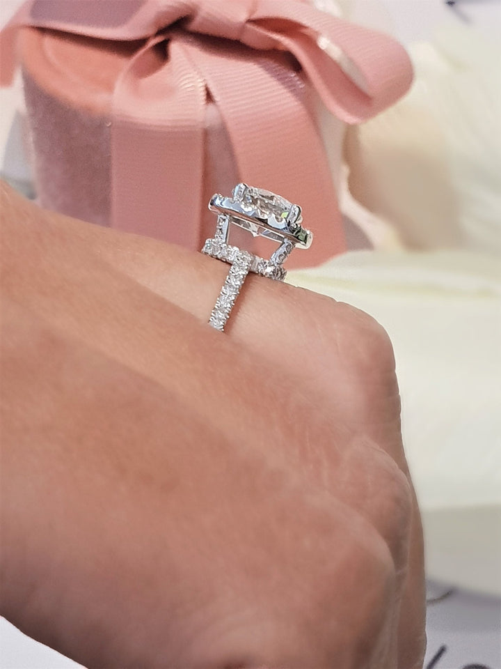 Round halo engagement ring with brilliant diamond sparkle