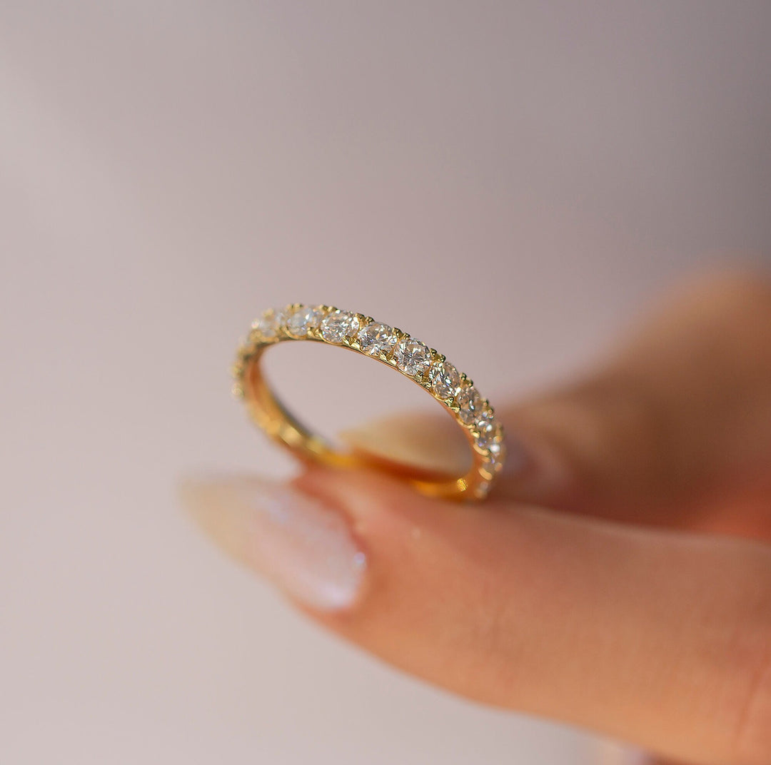 Round Cut Full Eternity Diamond Wedding Band for Her - Doozy Diamonds
