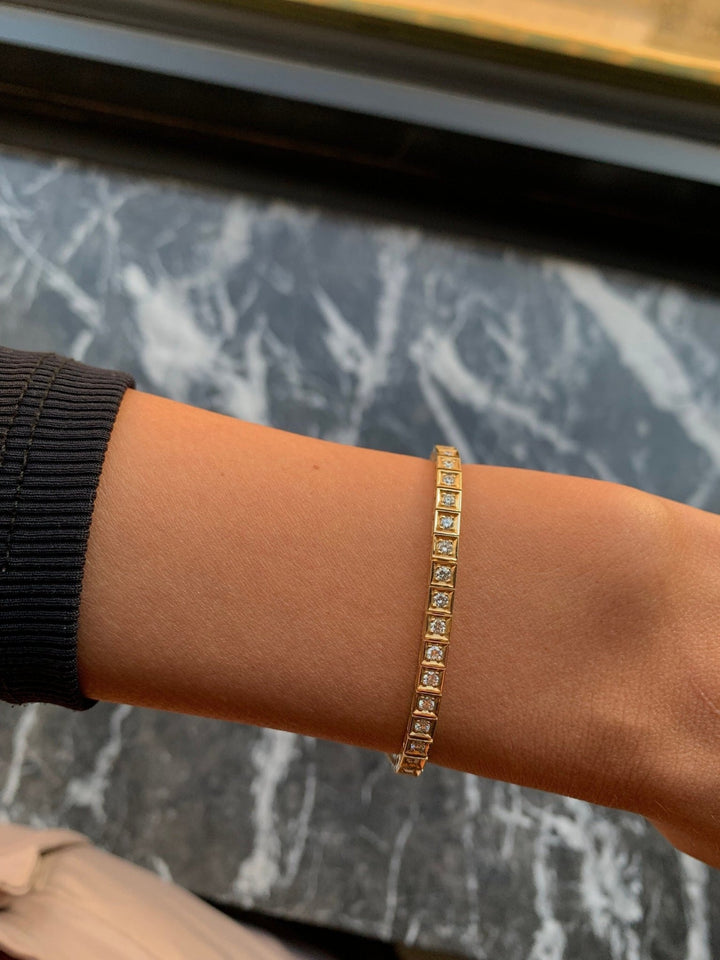Beautiful Round Cut Diamond Tennis Bracelet for Her - Doozy Diamonds