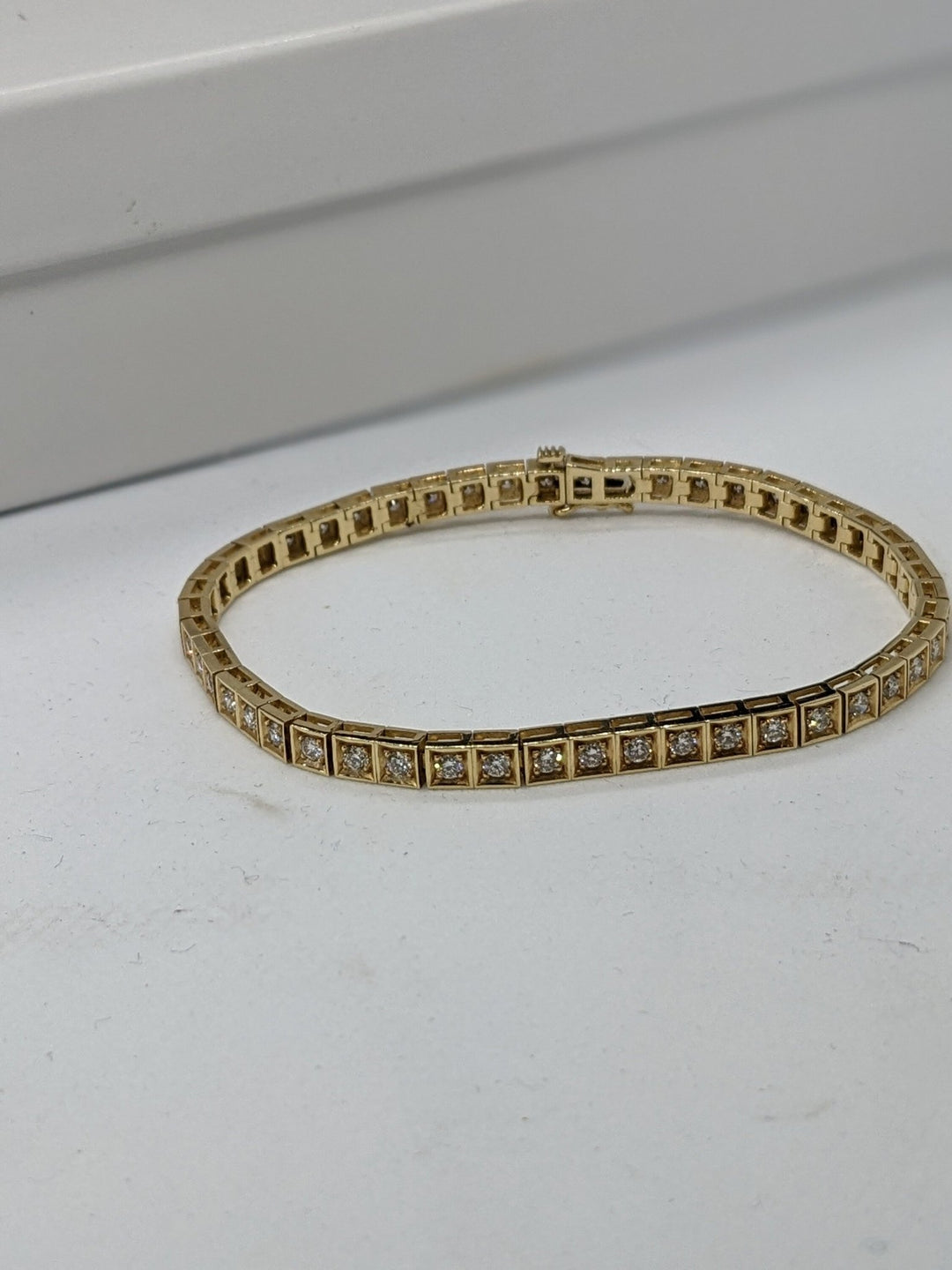 Beautiful Round Cut Diamond Tennis Bracelet for Her - Doozy Diamonds