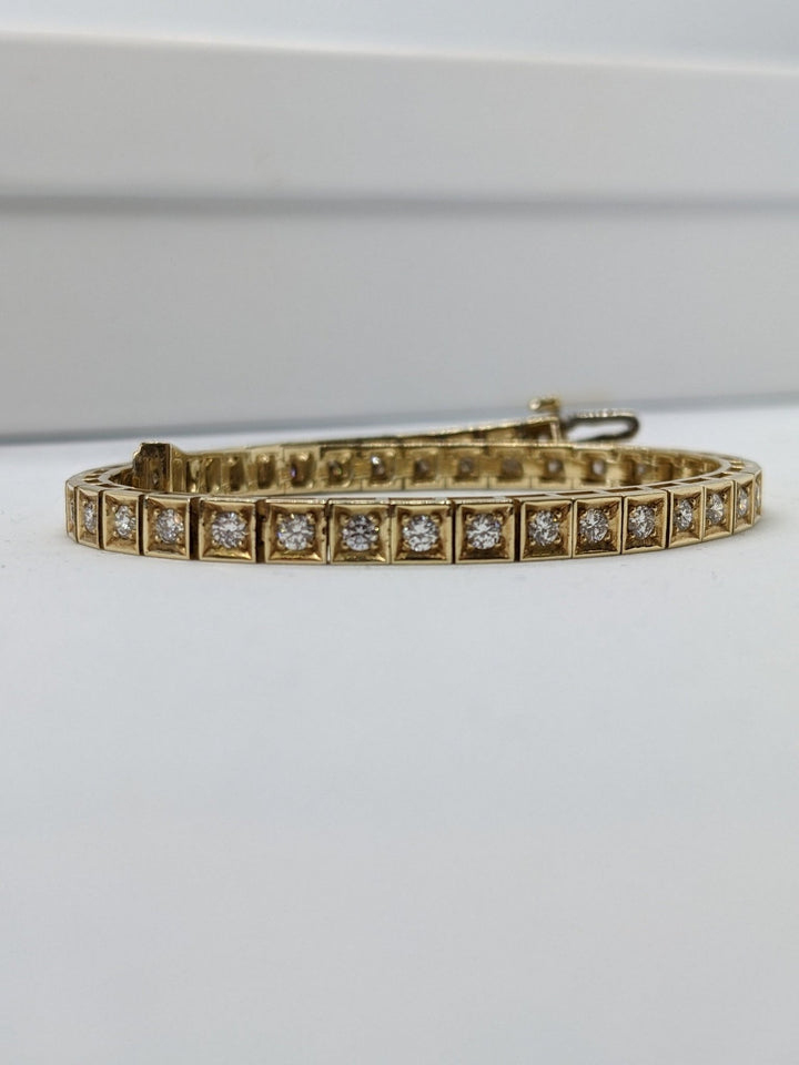 Beautiful Round Cut Diamond Tennis Bracelet for Her - Doozy Diamonds