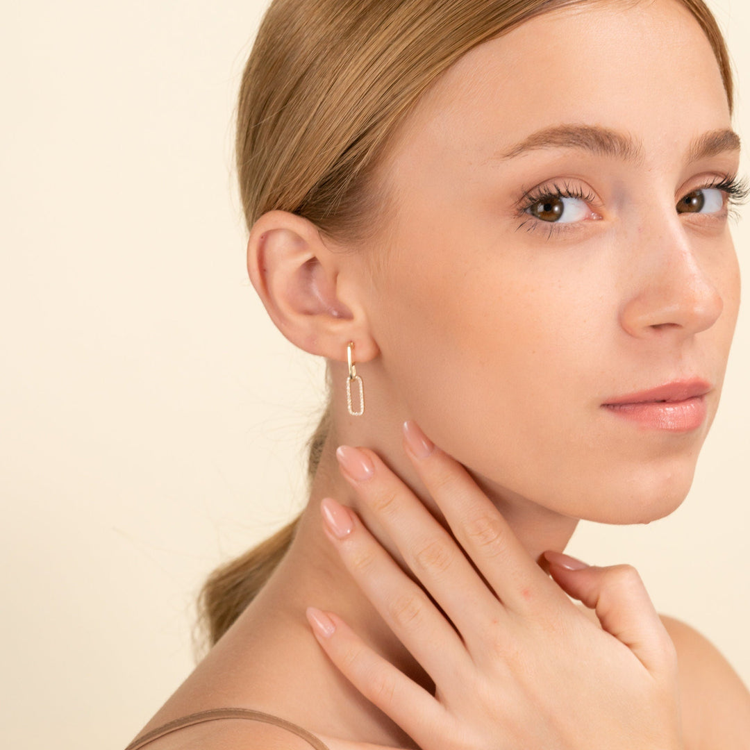 Round Cut Diamond Dangling Earrings for Her - Doozy Diamonds