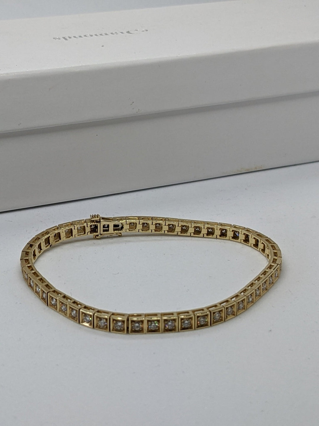 Beautiful Round Cut Diamond Tennis Bracelet for Her - Doozy Diamonds